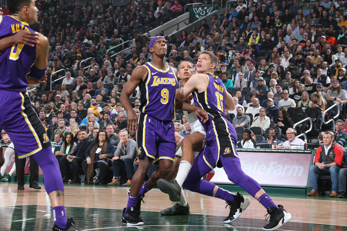 Giannis Antetokounmpo hẹn LeBron James ngồi ngoài, Milwaukee Bucks không chừa lối thoát nào cho Los Angeles Lakers